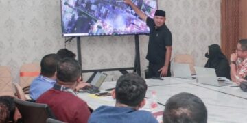 Wakil Wali Kota Kendari, Sudirman memimpin rapat koordinasi