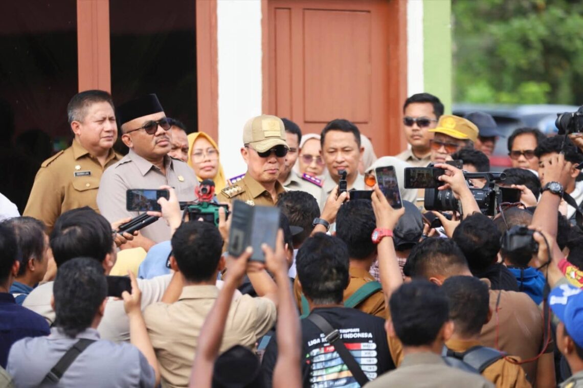 Gubernur Sultra saat meninjau aset Pemprov Sultra di Nanga-nanga