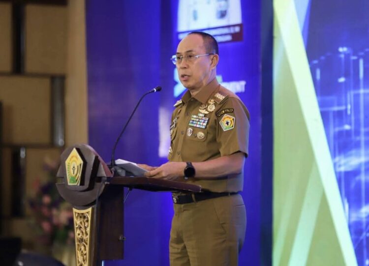 Gubernur Sultra, Mayjen TNI (Purn) Andi Sumangerukka
