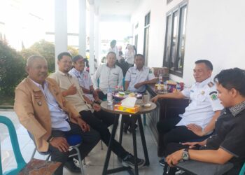 Pengurus KSMI Sultra saat menemui Dewan Pembina, Yusran Akbar