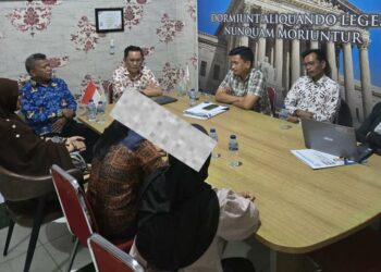Korban bersama orang tua meminta pendampingan kepada LBH HAMI Sultra
