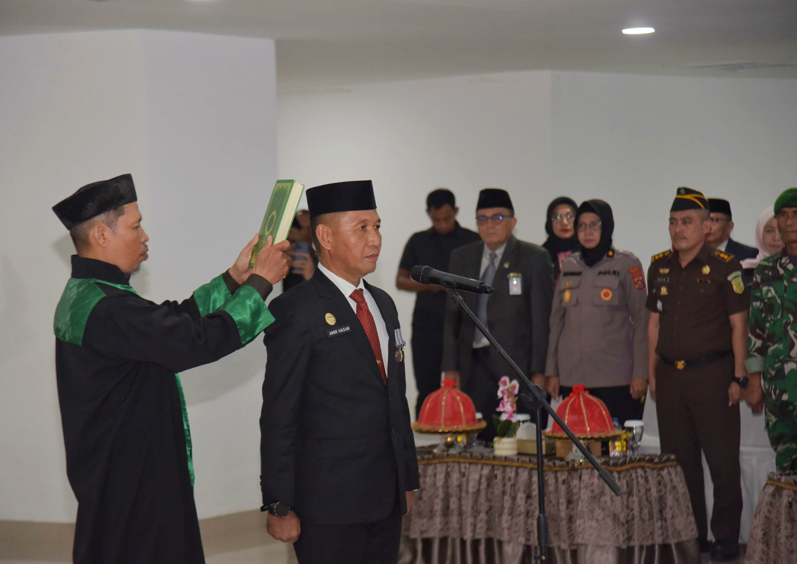 Sekda Kota Kendari Resmi Dilantik, Wali Kota Tekankan Koordinasi dan Sinergi 12 Sekda Kota Kendari Resmi Dilantik, Wali Kota Tekankan Koordinasi dan Sinergi