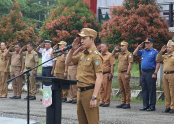 Bupati Konut, Ikbar pimpim apel gabungan di halaman Kantor Bupati Konut