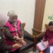 Tersangka usai diborgol dan mengenakan rompi tahanan di ruang Kasi Pidsus Kejari Kendari