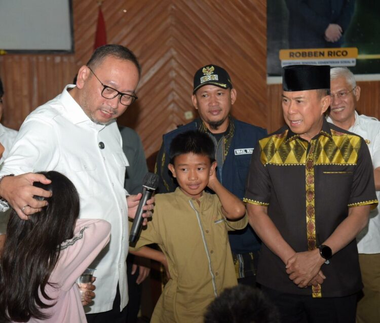 Sekjen Kemensos didampingi Gubernur Sultra dan Wakil Wali Kota Kendari di Aula BLK Kendari