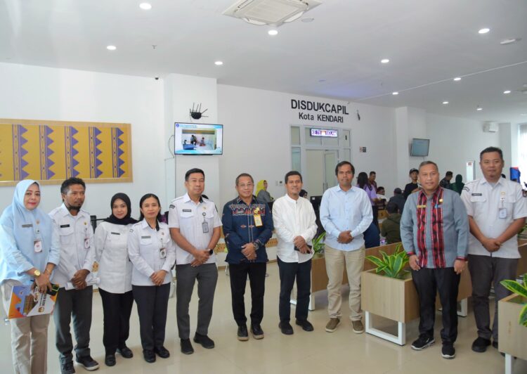 Koordinasi antara KPU Kendari dan Disdukcapil Kendari terkait program pemutakhiran data