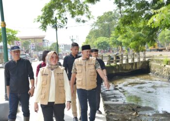 Wali Kota Kendari, Siska Karina Imran bersama Wakil Wali Kota, Sudirman