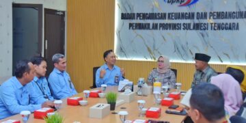 Wali Kota dan Wakil Wali Kota Kendari disambut langsung oleh Kepala Perwakilan BPKP Provinsi Sultra, Harry Bowo beserta jajaran