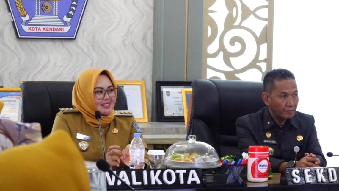 Wali Kota Kendari, Siska Karina Imran membuka seleksi calon Direksi dan Dewas tiga Perumda Kendari