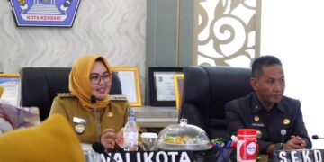 Wali Kota Kendari, Siska Karina Imran membuka seleksi calon Direksi dan Dewas tiga Perumda Kendari