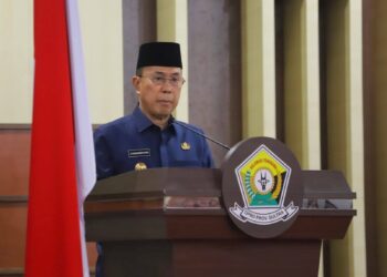 Gubernur Sultra, Mayjen TNI (Purn) Andi Sumangerukka