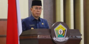 Gubernur Sultra, Mayjen TNI (Purn) Andi Sumangerukka