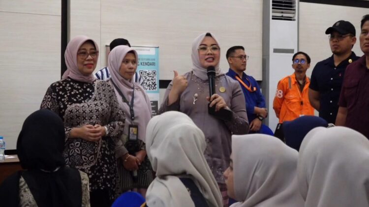 Wali Kotw Kendari, Siska Karina Imran mengunjungi lokasi Job Fair