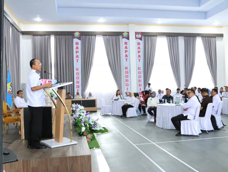Gubernur Sultra saat membuka Rakor