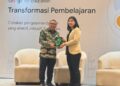 Kepala Dikbud Konut, Asmadin saat diundang pihak Google di Makassar
