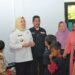 Wali Kota Kendari, Siska Karina Imran mengunjungi langsung warga korban banjir