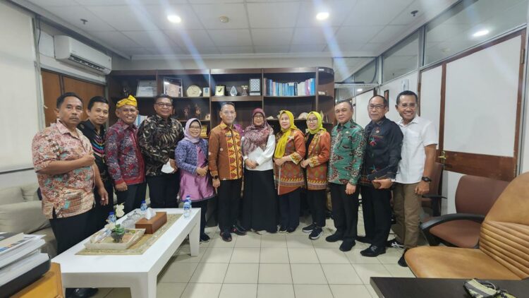 Pemkot Kendari saat audiensi dengan Bappenas