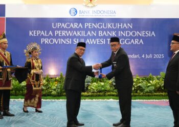 Pengukuhan KPw BI Sultra, Edwin Permadi oleh Amggota Gubernur BI