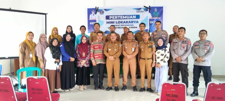 Camat Kadia bersama seluruh oeserta Mini Lokakarya Percepatan Penurunan Stunting