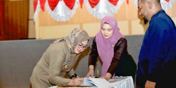Penandatanganan kesepakatan bersama antara DPRD dan Pemerintah Kota Kendari