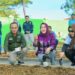 Wali Kota Kendari, Siska Karina Imran saat melakukan penanaman dengan memanfaatkan lahan pekarangan