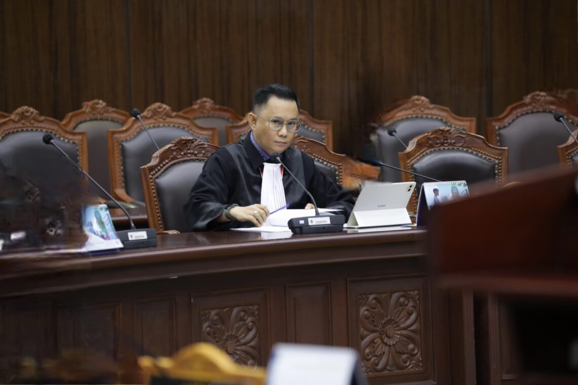 Andre Dermawan selaku pemohon uji materil UU Advokat