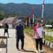 Kepala Dinas Kominfo Konut bersama staf melakukan aksi bersih