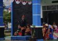 Kepala KUPP Molawe, Capt. Marsri Tulak memimpin upacara HUT RI ke 80