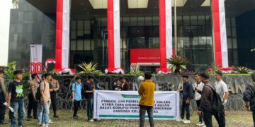 AMPUH Sultra saat aksi jilid II di Kantor KPK RI