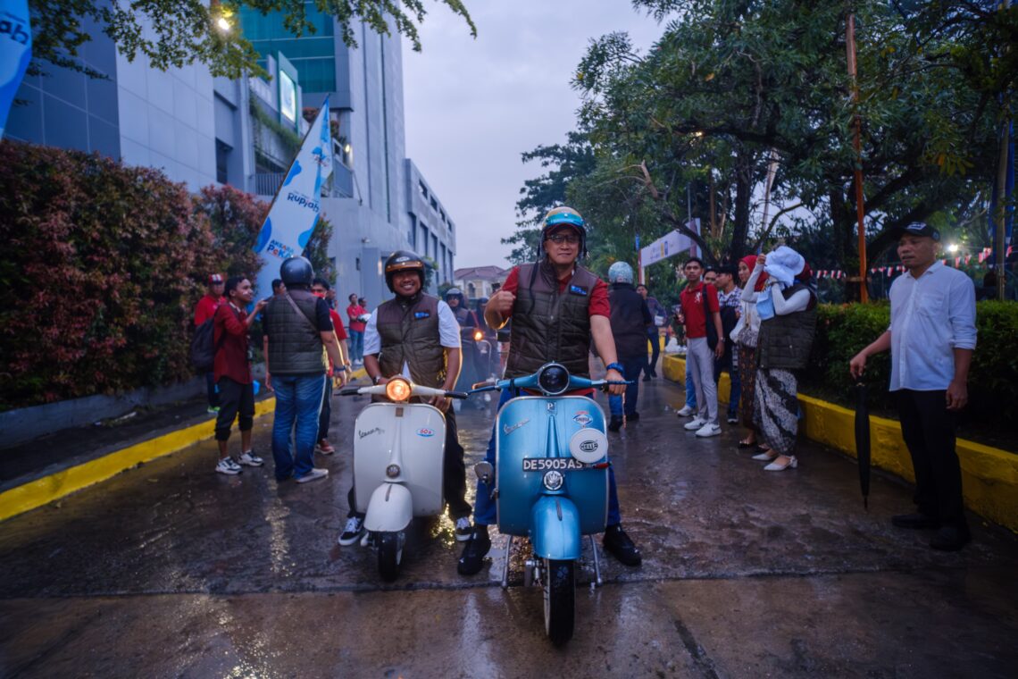 BI Sultra Launching QJI, Dorong Inklusi Keuangan dan Budaya di Era Digital 10 Launching QRIS Jelajah Budaya Indonesia (QJI) Provinsi Sultra, diawali dengan vespa tour edukatif dengan rute Claro – Jembatan Bahtera Mas – MTQ – Masjid Al Alam bersama komunitas Vespa Kota Kendari dan perwakilan peserta QJI Sultra
