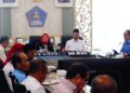Wali Kota Kendari bersama Wakil Wali Kota dan instansi serta OPD pada rapat percepatan ekonomi