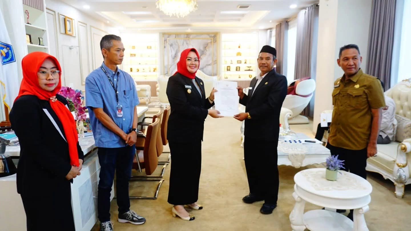 Wali Kota Kendari Tunjuk Tiga Plt, Dorong Percepatan Layanan Publik 12 Wali Kota Kendari Tunjuk Tiga Plt, Dorong Percepatan Layanan Publik