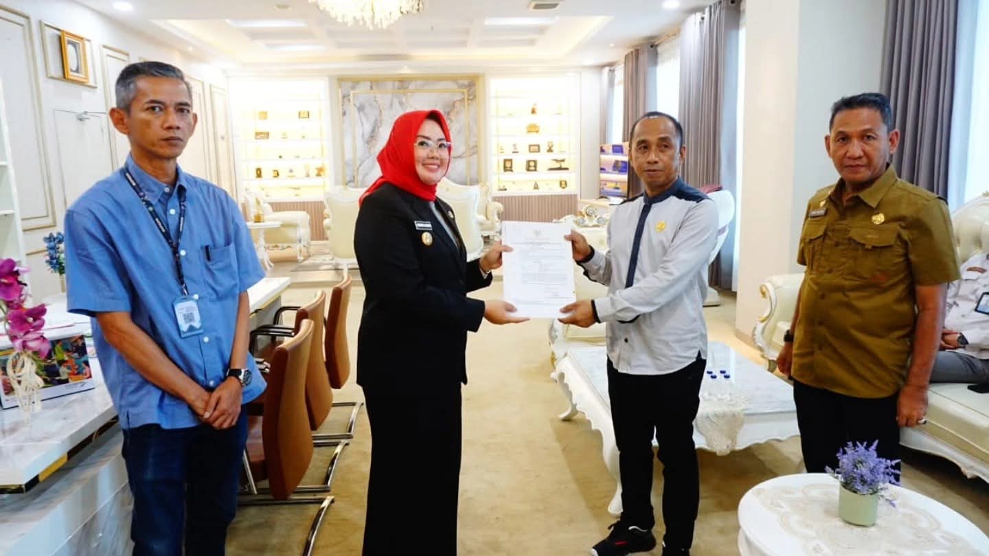 Wali Kota Kendari Tunjuk Tiga Plt, Dorong Percepatan Layanan Publik 13 Wali Kota Kendari Tunjuk Tiga Plt, Dorong Percepatan Layanan Publik