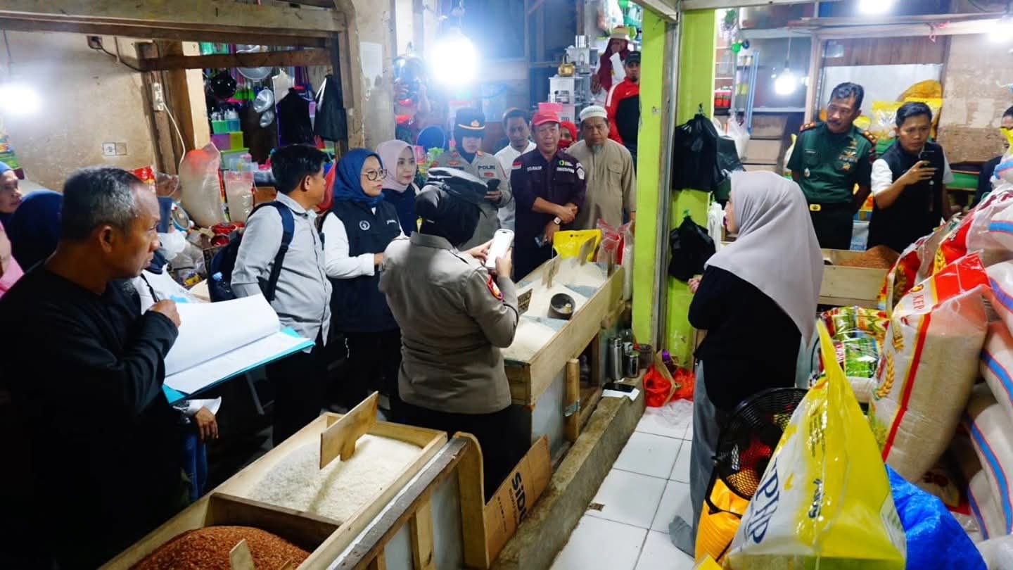 TPID Kota Kendari Terus Berkerja, Pastikan Harga Beras di Masyarakat Stabil 11 TPID Kota Kendari Terus Berkerja, Pastikan Harga Beras di Masyarakat Stabil