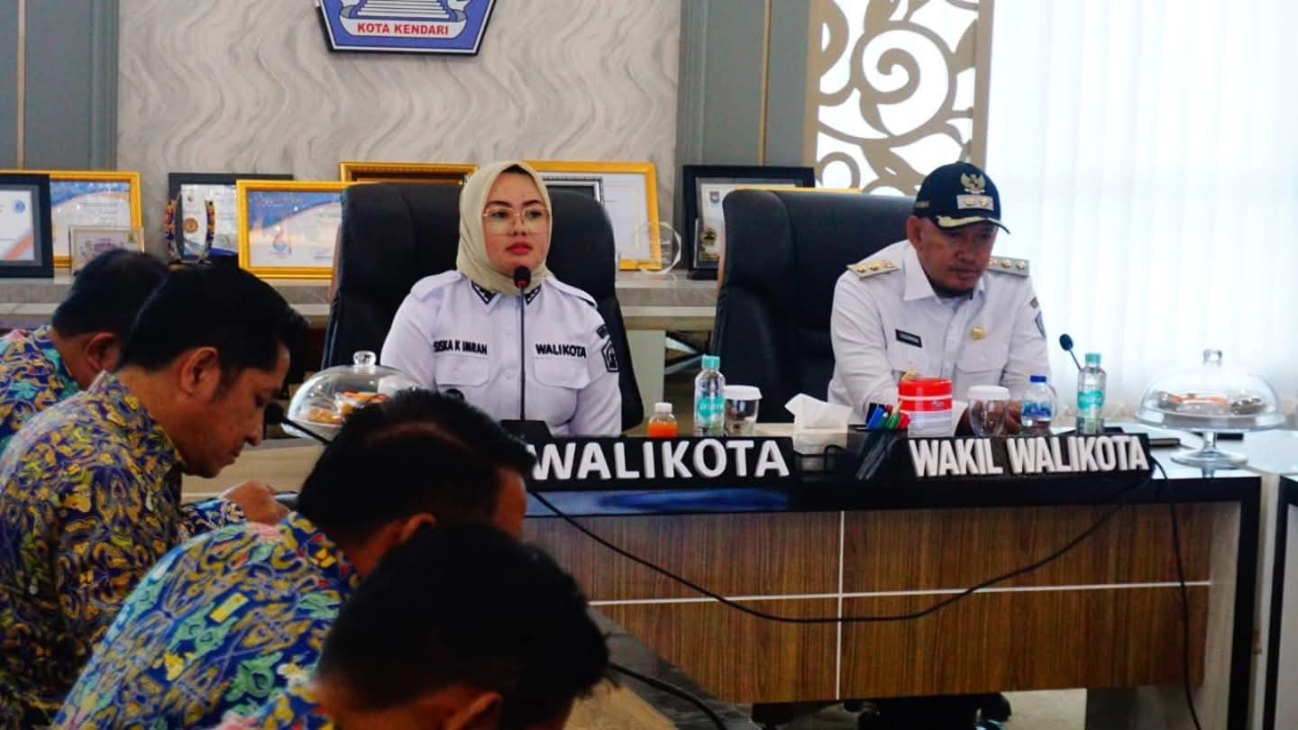 Kerja Nyata Wali Kota Kendari, Sejumlah Ruas Jalan Rusak Mulai Diperbaiki 12 Kerja Nyata Wali Kota Kendari, Sejumlah Ruas Jalan Rusak Mulai Diperbaiki