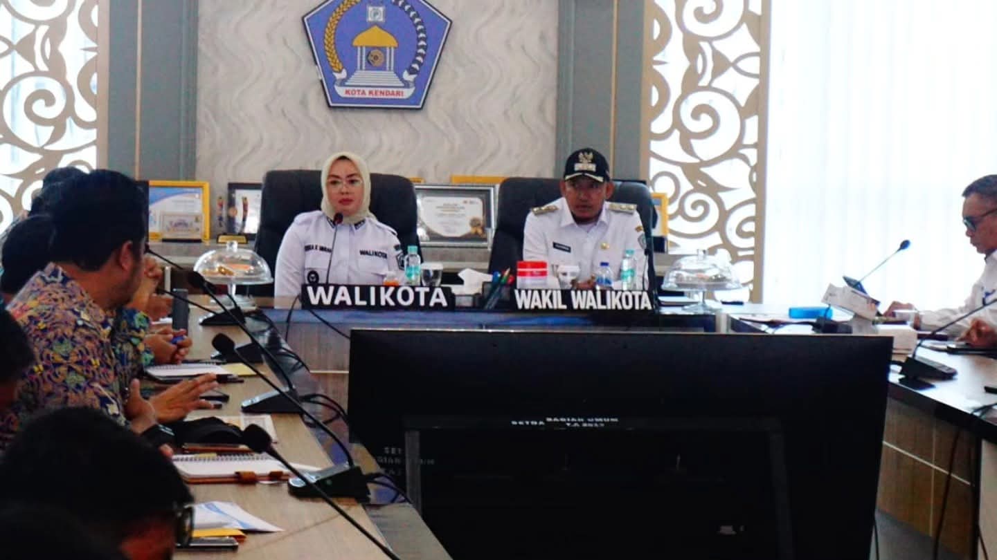 Kerja Nyata Wali Kota Kendari, Sejumlah Ruas Jalan Rusak Mulai Diperbaiki 13 Kerja Nyata Wali Kota Kendari, Sejumlah Ruas Jalan Rusak Mulai Diperbaiki