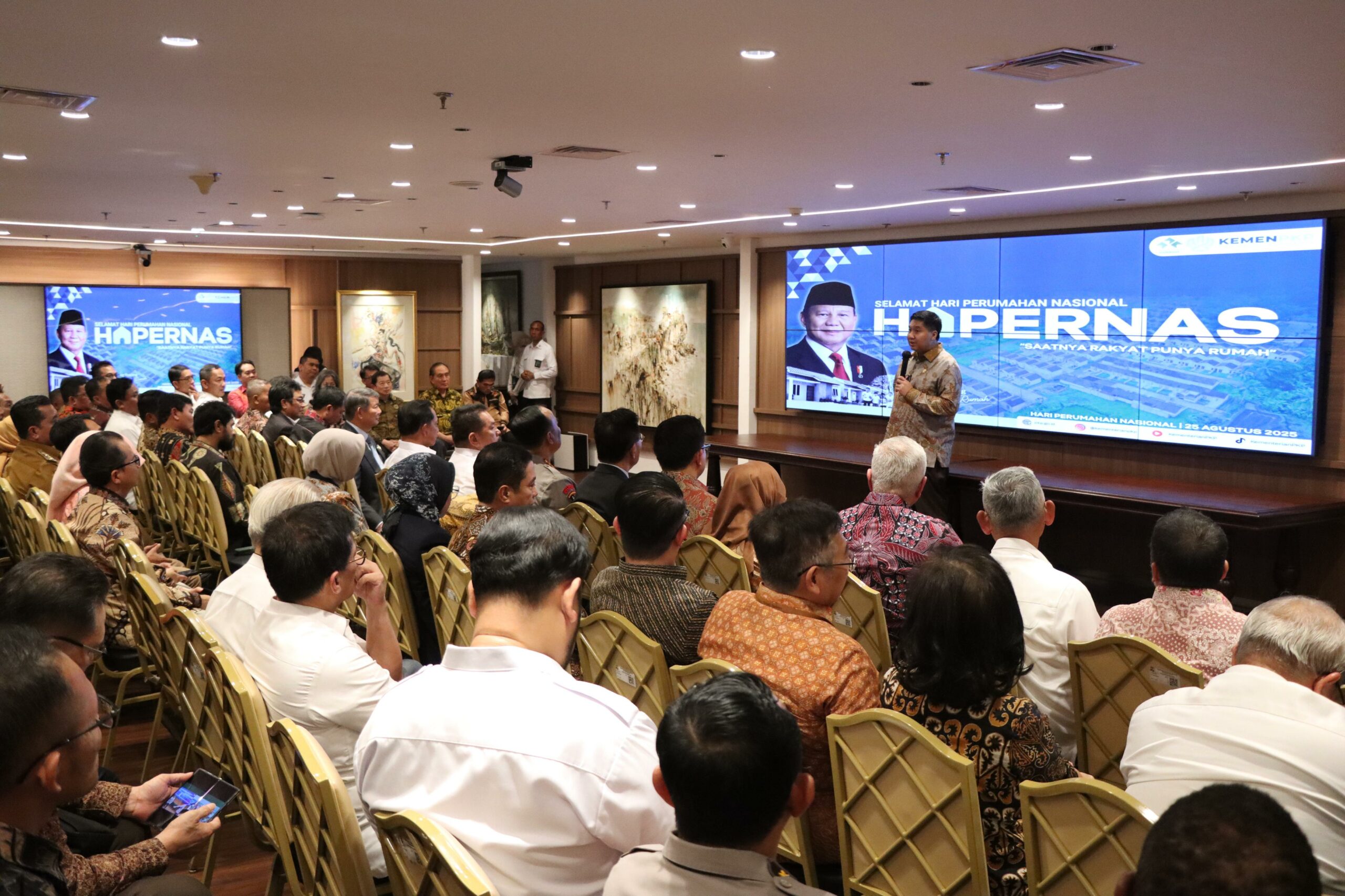 Kendari Raih Penghargaan Kota Terbaik Delineasi Perkotaan dari Kementerian PKP 12 Kendari Raih Penghargaan Kota Terbaik Delineasi Perkotaan dari Kementerian PKP