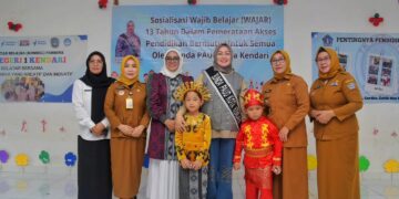 Foto bersama TK Negeri 1 Kendari bersama Bunda PAUD, Siska Karina Imran yang juga Wali Kota Kendari