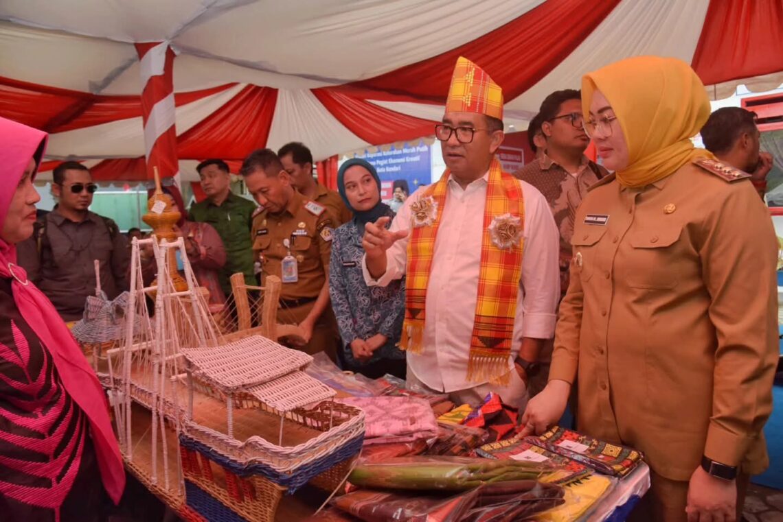 Menkraf RI, Teuku Riefky Harsya kagum produk kreatif KKMP Bende