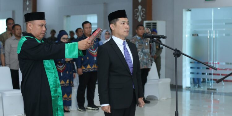 Ichsan Porosi, S.T., M.P.T. saat dilantik sebagai Penjabat (Pj) Sekda Konsel