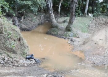Foto terbaru LINK Sultra, Daerah Aliran Sungai (DAS) di Kabaena Selatan keruh akibat dugaan aktivitas PT TBS