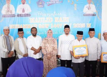 Peringatan Maulid Nabi Muhammad SAW di lapangan upacara Balai Kota Kendari