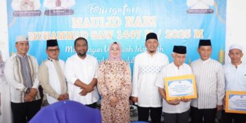 Peringatan Maulid Nabi Muhammad SAW di lapangan upacara Balai Kota Kendari