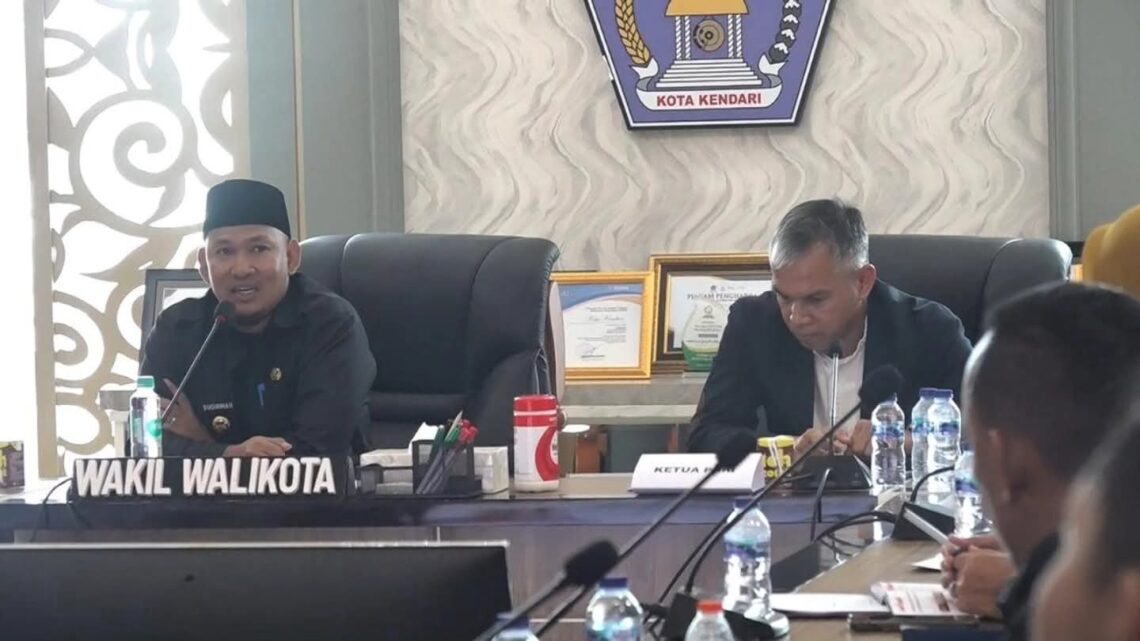 Wakil Wali Kota Kendari, Sudirman memimpin dialog bersama pengusaha hotel