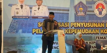 Wakil Wali Kota Kendari, Sudirman saat membuka sosialisasi penyusuan RAD
