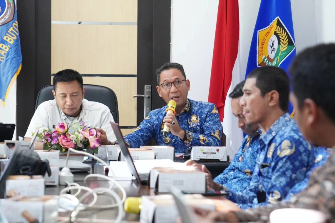 Sekda Kendari saat mengikuti Rakor