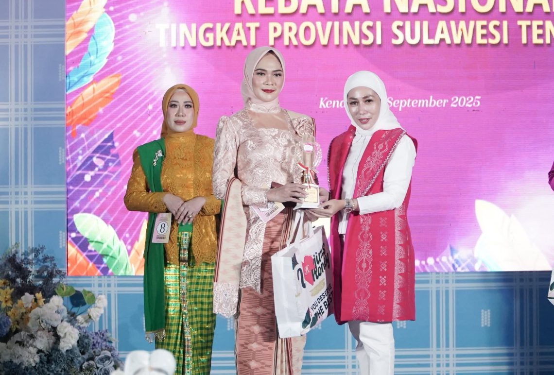 Ketua Dekranasda Konut Hadiri Pemilihan Putri Citra Indonesia dan Batik Tenun Sultra 2025