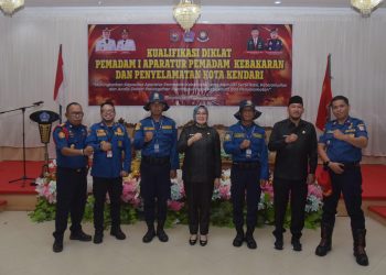 Wali Kota usai membuka Kualifikasi Diklat Pemadam I Aparatur Pemadam Kebakaran dan Penyelamatan Kota Kendari tahun 2025