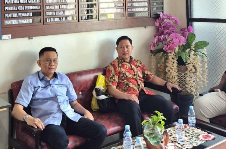 Kuasa Hukum pelapor, Andri Dermawan usai diperiksa Bawas MA