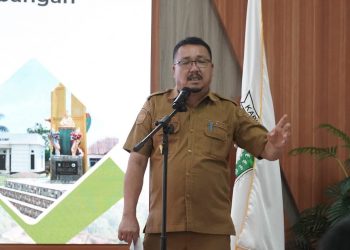 Sekda Konut, Dr. Safruddin, SH., MH saat membuka kegiatan penyusunan RI PPM